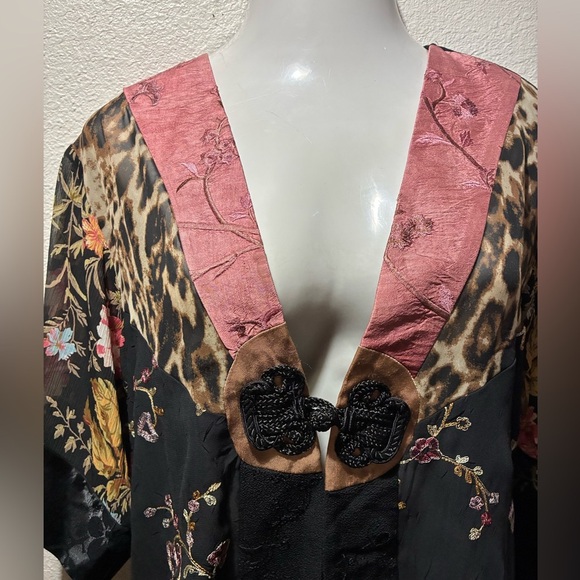 Spencer Alexis Floral Leopard Embroidered
Satin Silk Blend Kimono Jacket M - Picture 5 of 15